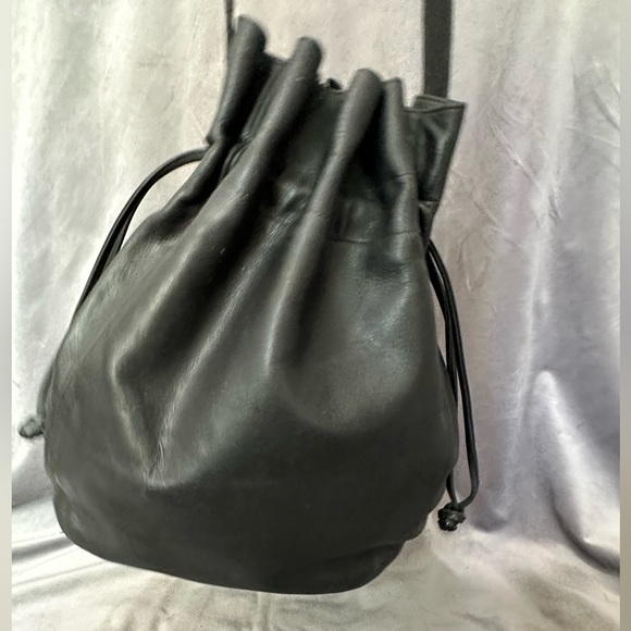 Coach Vintage Bucket Bag Shoulder Purse • Black Leather - Picture 5 of 12